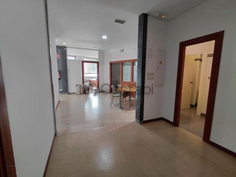 LOCAL CENTRO DE SANXENXO - ACONDICIONADO